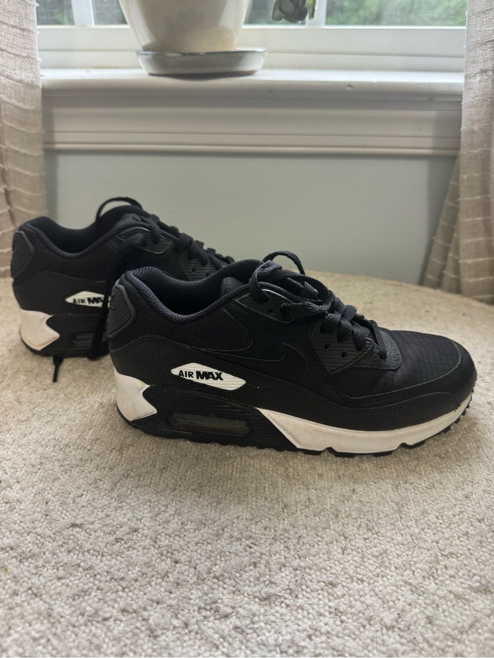 Nike Black and White Air Max 90 women’s Sneakers 6.5